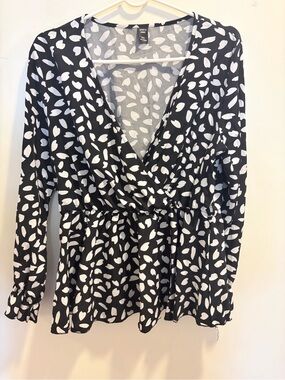 NWOT SHEIN Black and White Leaf Print Wrap Blouse